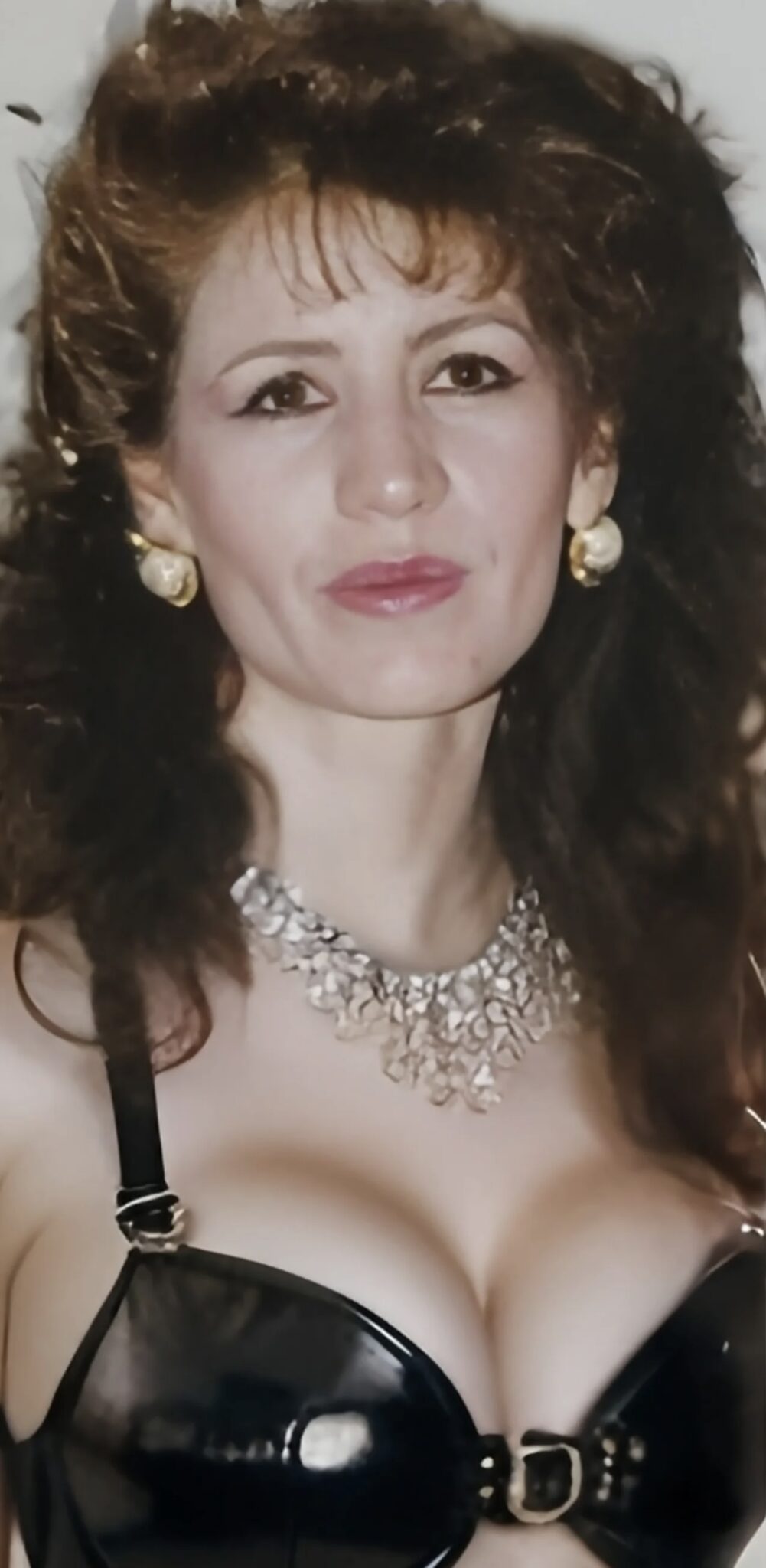 wifesharing submitted by users my favourite make up wife flashing femdom cuckold  hotwife caption Milf in black lingerie